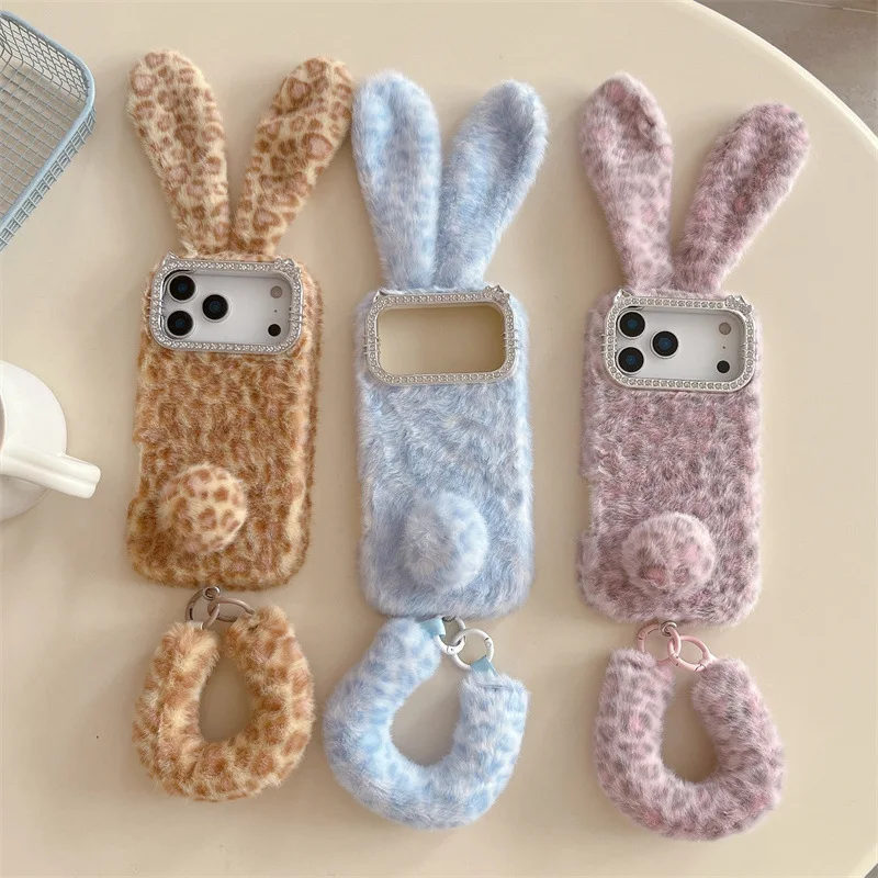Apple Iphone 15 Pro Max - Capa de Pelúcia Fofa com Estampa